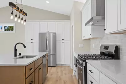 772  Eastern Ave, West Bend, WI 53095 - Photo 5