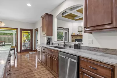 5465 S Baneberry Ct, New Berlin, WI 53146 - Photo 11