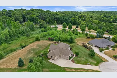 5465 S Baneberry Ct, New Berlin, WI 53146 - Photo 51