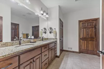 5465 S Baneberry Ct, New Berlin, WI 53146 - Photo 29