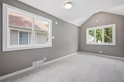5325 N 48th St, Milwaukee, WI 53218 - Photo 9