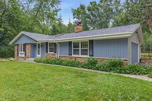 629 Maplewood Ct, Cedarburg, WI 53012 - Photo 1