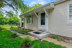 7428 N Santa Monica Blvd, Fox Point, WI 53217 - Photo 17