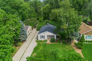 7428 N Santa Monica Blvd, Fox Point, WI 53217 - Photo 25