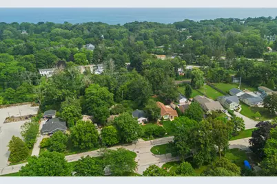 7428 N Santa Monica Blvd, Fox Point, WI 53217 - Photo 25