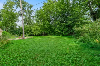 7428 N Santa Monica Blvd, Fox Point, WI 53217 - Photo 23