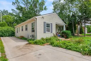7428 N Santa Monica Blvd, Fox Point, WI 53217 - Photo 1