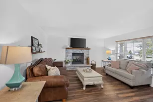 545 Big Bend Way, Hartford, WI 53027 - Photo 3