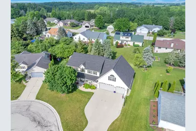 193  Lexington Ct, Sheboygan Falls, WI 53085 - Photo 3