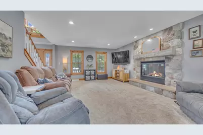 193  Lexington Ct, Sheboygan Falls, WI 53085 - Photo 7