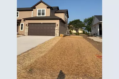 754  Pleasant Park Ct, Johnson Creek, WI 53038 - Photo 3