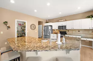 3288 W Yorkshire Cir, Franklin, WI 53132 - Photo 13