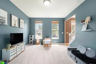 3288 W Yorkshire Cir, Franklin, WI 53132 - Photo 7