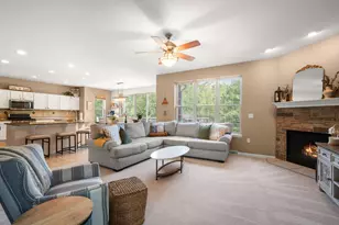 3288 W Yorkshire Cir, Franklin, WI 53132 - Photo 9