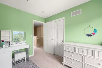 3288 W Yorkshire Cir, Franklin, WI 53132 - Photo 21