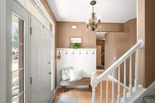 3288 W Yorkshire Cir, Franklin, WI 53132 - Photo 5