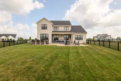 35105  Castle Rock Dr, Summit, WI 53066 - Photo 43