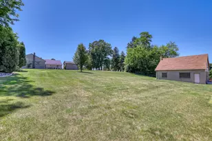621 W Main St, Newburg, WI 53090 - Photo 23