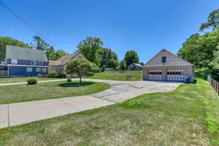 621 W Main St, Newburg, WI 53090 - Photo 27