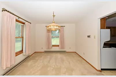 108  High Forest Dr, Grafton, WI 53012 - Photo 5