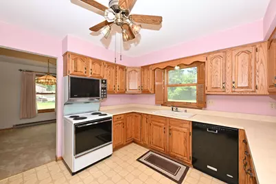 108  High Forest Dr, Grafton, WI 53012 - Photo 3