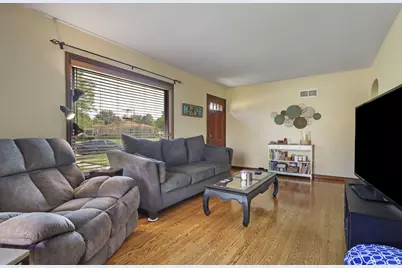 830  Lombard Ave, Racine, WI 53402 - Photo 3
