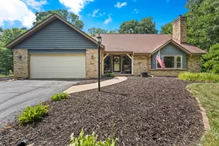 717 St Johns Dr, Delafield, WI 53018 - Photo 1