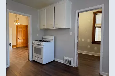 1427 N 24th Pl, Milwaukee, WI 53205 - Photo 9