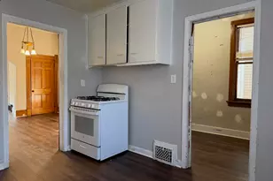 1427 N 24th Pl, Milwaukee, WI 53205 - Photo 9
