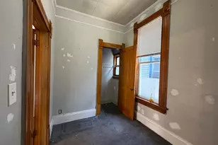 1427 N 24th Pl, Milwaukee, WI 53205 - Photo 7