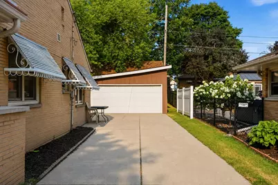 2814 S Cleveland Park Dr, West Allis, WI 53219 - Photo 49