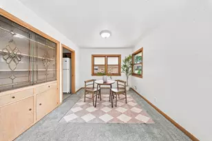 2814 S Cleveland Park Dr, West Allis, WI 53219 - Photo 9