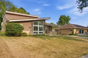 2814 S Cleveland Park Dr, West Allis, WI 53219 - Photo 53