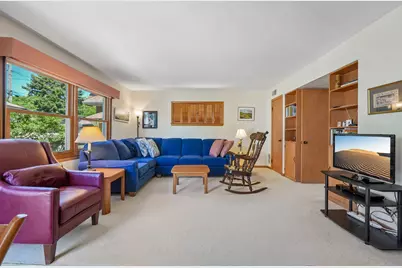 4907 N Idlewild Ave, Whitefish Bay, WI 53217 - Photo 3