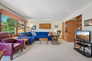 4907 N Idlewild Ave, Whitefish Bay, WI 53217 - Photo 3
