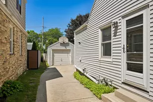 4907 N Idlewild Ave, Whitefish Bay, WI 53217 - Photo 21