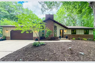 321  Kettle Ct, Slinger, WI 53086 - Photo 1