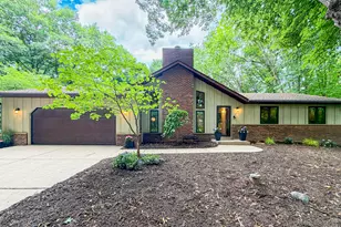 321 Kettle Ct, Slinger, WI 53086 - Photo 1