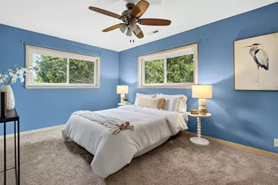 8551 N Manor Ln, Fox Point, WI 53217 - Photo 23