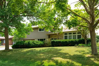 8551 N Manor Ln, Fox Point, WI 53217 - Photo 31