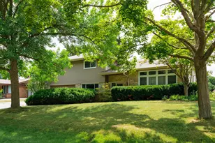 8551 N Manor Ln, Fox Point, WI 53217 - Photo 31