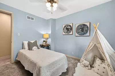 8551 N Manor Ln, Fox Point, WI 53217 - Photo 25