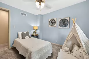 8551 N Manor Ln, Fox Point, WI 53217 - Photo 25