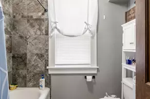 2184 N 69th St, Wauwatosa, WI 53213 - Photo 17