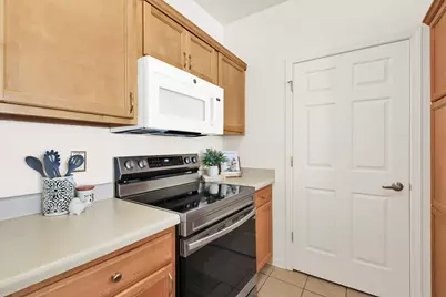 6995 S Riverwood Blvd #S-108, Franklin, WI 53132 - Photo 9