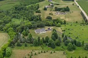3025 S Rd, Lyons, WI 53147 - Photo 47