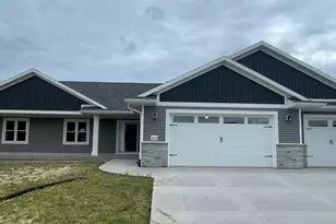 3422 Horton St, Holmen, WI 54636 - Photo 1
