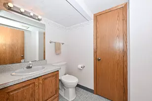 3998 S Victoria Cir, New Berlin, WI 53151 - Photo 23