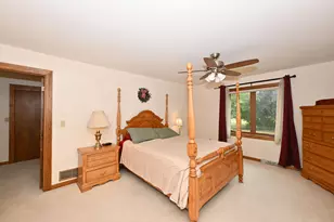 3998 S Victoria Cir, New Berlin, WI 53151 - Photo 11