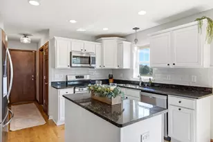 8224 S Shadwell Cir, Franklin, WI 53132 - Photo 5